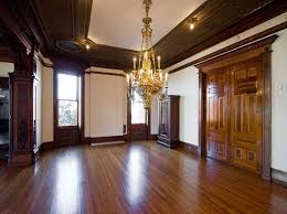 Inside Victorian Homes Pictures With Hardwood Floor Victorian Homes Victorian Interior Victorian Interior Design