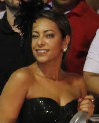 Vamos fortalecer pessoas que se importam com a gente, com o coletivo. Ficheiro Samantha Schmutz Jpg Wikipedia A Enciclopedia Livre