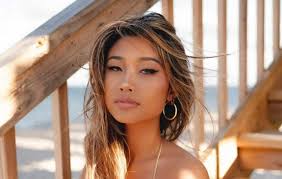 Exclusive Look - Captivating Access