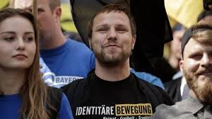 Das seit 1,5 jahren laufende, gänzlich absurde verfahren gegen die identitäre bewegung österreich wurde nun folgerichtig eingestellt und die aktivisten von dem offenkundig… Rechtsextremismus Mit Hipsterbart Und Hakenkreuz 5 Alte Und Neue Rechtsextreme Bewegungen