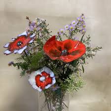 Obtenez le en appuyant sur le coloriage que vous trouverez un peu plus bas. Bouquet De 3 Grandes Fleurs Rouge Blanc Et Metal Hauteur 55 Cm Fleur En Ceramique Gris Et Dentelle