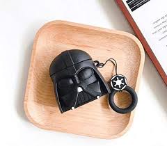 Caca salsabila juli 11, 2021. Glagoods Schwarze Darth Vader Star Wars Airpod Hulle Aus Silikon Fur Airpods 1 2 Cartoon Tier Charakter Silikon Cover Kawaii Fun Schlusselanhanger Design Skin Mode Schutzhulle Amazon De Elektronik Foto