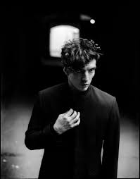 Black And White Film Flash Photography Victoria Nazarova How Black And White Film Makes Beautiful Portraits Portrety Muzhchin Muzhskoj Portret Muzhskie Portrety