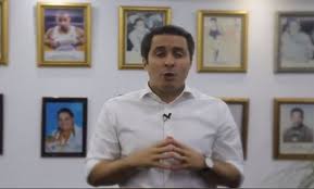 شاهد وزير الرياضة يتحدث بالإنجليزية باش يفهم الشينوي وهو يجاوبو بالعربية الفصحى. ÙˆØ²ÙŠØ± Ø§Ù„Ø´Ø¨Ø§Ø¨ ÙˆØ§Ù„Ø±ÙŠØ§Ø¶Ø© ÙŠØ·Ù…Ø£Ù† Ø§Ù„Ø±ÙŠØ§Ø¶ÙŠÙŠÙ† Ø§Ù„Ø¬Ø²Ø§Ø¦Ø±ÙŠÙŠÙ† Ø§Ù„Ø¬Ø²Ø§Ø¦Ø±