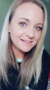 Amanda Kraft's Instagram, Twitter & Facebook