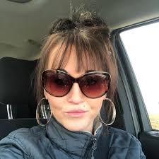 Does anyone know the phone number that works to get a hold of either of the  brokers down laundromat