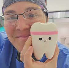 Un día eres joven y al otro solo eres un "adulto chiquito" que necesita  estos hacks para evitar pedillos 🥦🫘🚶💨 #comida #alimentación #digestión  #gases #consejos #hacks #lifehack #pictoline