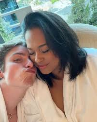 Skinner & Paige🤴🏼👸🏾We met at a pool party and well for him it was love  at first sight. Over time we saw each other more and more and slowly became  best friends.