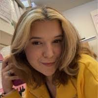 Miranda Watts's Instagram, Twitter & Facebook