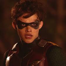 Novos Titãs: Curran Walters será Capuz Vermelho na 3ª temporada