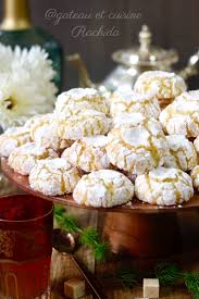 Les oursins ( gâteaux sec). Thenews Trendings Gateau Sec Naturel Au Sucre Ghribia Ghribia Ou Ghribiya A La Noix De Coco Et Semoule Epingle Sur Patisserie Gateaux Secs Algeriens Petits Fours