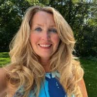 Kim Stack's Instagram, Twitter & Facebook