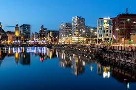 The inner city districts of vauxhall, everton, edge hill, kensington and toxteth mark the border with liverpool city centre which consists of the l1, l2 and l3 postal districts. 24 Hour Locksmith Liverpool City Centre Emergency Locksmith