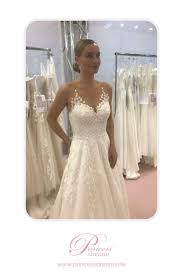 Get david tutera's contact information, age, background check, white pages, photos, relatives, social networks, resume & professional records. Brautkleid A Linie Spitze Tull Brautkleid Brautkleid Schlicht Brautkleid Spitze