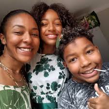 Algumas fotos com meu meu primo Samuel, minha mãe Roberta e minhas primas  gêmeas Aysha e Ohana ❤️‍🔥. Fotos do dia 26 de Outubro