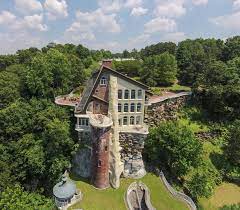 Trent knows what it takes to get properties sold on the lake. Off Market Omg Smith Lake Castle 18 Acres In Alabama 4 600 000 The Old House Life