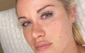 😉 for guests with lighter hair, we suggest pairing a lash tint with a full set of custom eyelash extensions to really make your eyes pop! Lash Lift And Tint What Is It Before After And Cost 2021