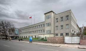 Türk hava kurumu yönetimine kayyum atandı türk hava kurumu yönetimine eski gümrük ve ticaret bakanı cenap aşçı'nın yanı sıra adnan zengin ve abdullah kaya kayyum olarak atandı. Bir Baskentin Olusumu Avusturyali Alman Ve Isvicreli Mimarlarin Izleri Diger Tesisler Turk Hava Kurumu Goethe Institut