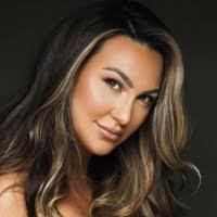 Ali Brooks's Instagram, Twitter & Facebook