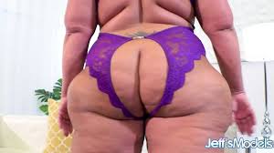 Super Thick Milf Porn Videos | xHamster