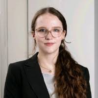 Eve Maynard's Instagram, Twitter & Facebook