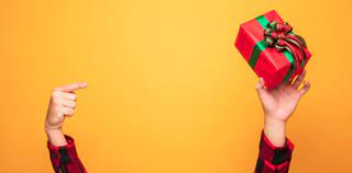 This blog is about my gifts in life. 10 Christmas Gift Ideas For Male Friends Christmas Gifts Chumbak Magicpin Blog