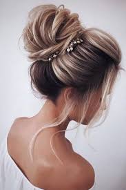 .chignon libanais mariée photo, modele chignon bas mariage, coiffure de mariage libanaise 2013, photos coiffure mariee libanais, chignons libanais 68300, maquillage mariee yabiladi. Bien Choisir Son Chignon De Mariee Conseils Idees Et Photos Wedding Secret