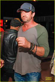 Es liegt im südosten des landes im gleichnamigen bundesstaat am atlantik. Gerard Butler World Cup Party At The Budweiser Hotel On Friday July 11 In Rio De Janeiro Gerard Butler Butler Gerard