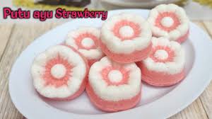 Yoghurt bukan hanya bermanfaat untuk orang dewasa, bayi dan anak pun ternyata juga membutuhkannya. Resep Simple Puding Yogurt Strawberry Pink 3 Youtube
