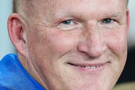 Match Preview: Netflix star Simon Grayson hoping to put another nail in  Sunderland's coffin