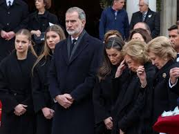 Los detalles del funeral de la princesa Irene: de la unidad de la familia real española y la griega a los gestos de cariño a doña Sofía
