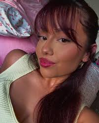 Nicole Chavez (@justkneecoal) • Instagram photos and videos