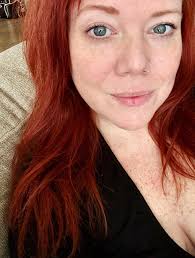 No makeup to hide the freckles, for all the people always complaining about  that in my comments. You're welcome.