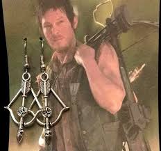 The Walking Dead Daryl Crossbow Plastic Replica | Hot Topic