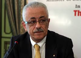 تركنا البدلة القديمة وفصلنا أخرى جديدة مستر طه الجيزاوي علق وزير التربية والتعليم طارق على المنظومة التعليمية الجديدة التي تبنتها مصر، والتي اعتمدت على تطوير المناهج. ÙˆØ²Ø§Ø±Ù‡ Ø§Ù„ØªØ±Ø¨ÙŠØ© ÙˆØ§Ù„ØªØ¹Ù„ÙŠÙ… ØªÙˆØ§ÙÙ‚ Ø¹Ù„ÙŠ ØªØ¹Ø±ÙŠØ¨ Ø§Ù…ØªØ­Ø§Ù†Ø§Øª Ø§Ù„Ø¹Ù„ÙˆÙ… ÙˆØ§Ù„Ø±ÙŠØ§Ø¶ÙŠØ§Øª Ù„Ø·Ù„Ø§Ø¨ Ø§Ù„Ø«Ø§Ù†ÙˆÙŠØ© Ø§Ù„Ø¹Ø§Ù…Ø© Ø¨Ø§Ù„Ù…Ø¯Ø§Ø±Ø³ Ø§Ù„ØªØ¬Ø±ÙŠØ¨ÙŠØ© Ø§Ù„Ù…Ø¨Ø¯Ø£ Mabda2