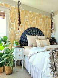 An accent wall provides an outlet for bold colors, patterns and textures on wall space without overwhelming the room. 14 Creative And Unique Ideas For Accent Walls Reality Daydream