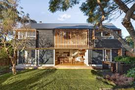 In Sydney A Modern Indoor Outdoor Barn For A Landscape Architect And Family Remodelista Modern Wooden House Modern Barn House