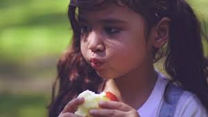 60 Obst Angebissen Stock Videos, Footage, & 4K Video Clips