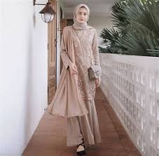 Belakangan ini pakaian muslim atau baju muslim terbaru dengan gaya modern menjadi salah satu trend fashion yang berkembang semakin maju. Gaya Baju Muslimah Stylist Tren Gaya 37 Toko Baju Renang Muslimah Di Jogja Baju Dinas Gaya Dan Adat Tradisional Tembok Untuk Dalam Katalog Baju Setiap Melalui Anda Goma Me