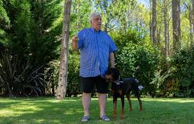 El denominado rey de la carne había sido sobreseído en la vieja causa judicial por evasión millonaria de impuestos cuando el tribunal oral en lo penal económico determinó que se habían vencido los plazos para el desarrollo de ordenan detener a alberto samid, empresario de la carne. El Rey De La Carne Sigue Profugo Y Desafia A La Justicia Estoy En La Argentina Diario Cuarto Poder