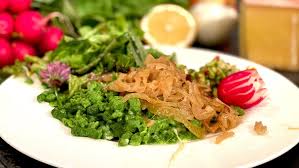 Wir In Bayern Rezept Spinatspatzle Mit Radieserl Hackerle Und Wildblutensalat Rezepte Wir In Bayern Br Fernsehen Fernsehen Br De