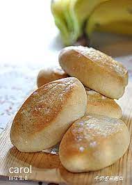 牛奶香蕉麵包 food and drink food sharing bread bun