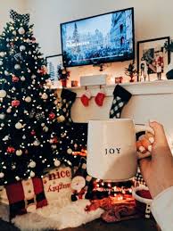 Here is a neat collection of over 60 of the best diy christmas décor and craft ideas for you to try this holiday season. Pinterest Aesthetic Vsco Cute Christmas Wallpapers