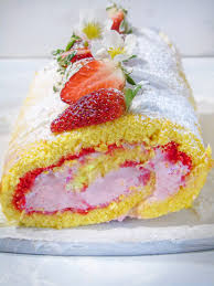 Rotolo Soffice Con Mousse Di Fragole La Ricetta Infallibile Il Mattarello D Oro