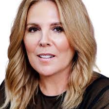 Jennifer North's Instagram, Twitter & Facebook