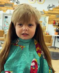 Red Hot Brunette🌶️ After 5 feet of snow in 5 days we're turning up the  heat! #redhighlights #redbalayage #redhair #balayage #foilayage #highlights  #brunettebalayage #brunette #longhair #thickhair #mountainhair  #winterparkcolorado #frasercolorado ...