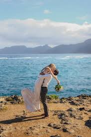 Hawaii Beach Wedding Elopement Beach Wedding On Oahu Hawaii With Vida Chic Events Vida Chic Events Wedding Hawaii Beach Wedding Hawaiian Wedding Luxury Event