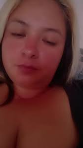 Vídeos de Kelly Luna Sann (@kellylunasann) con «sonido original