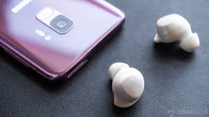 Read on and watch the video to find out which is the best. Samsung Galaxy Buds Vs Apple Airpods 2019 Soundguys