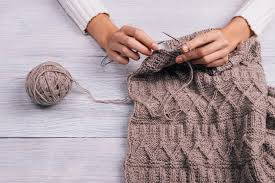 Also known as the k1fb increase or the bar increase, this technique adds a stitch to your knitting to hep shape it for things like, hats, socks, or the sleeves of a sweater. Kfb Knitting How To Make An Increase Handy Little Me